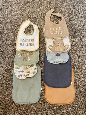 12 Miscellaneous bibs/bandana bundle